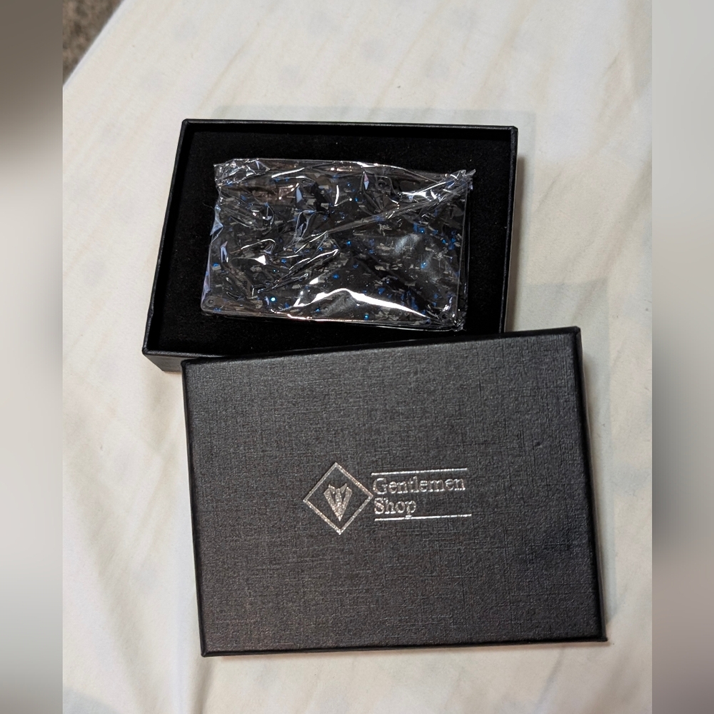 New Open Box Men's Gentlemen Shop Card Holder, Black And Blue